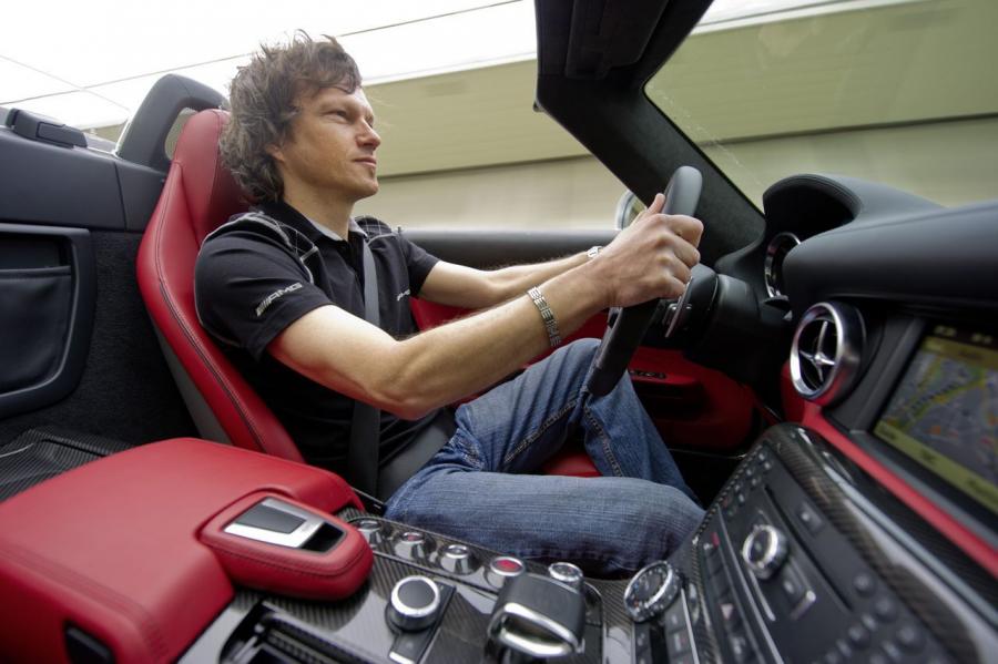  Mercedes-Benz SLS AMG Roadster 2012 года  (фото 114 из 198)